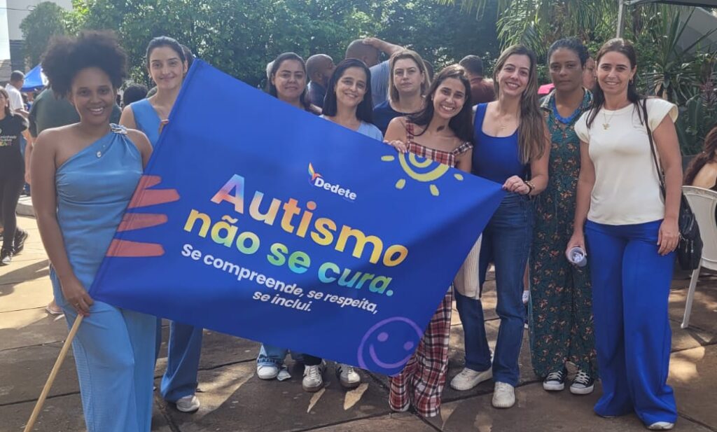 Caminhada pelo autismo emociona Divinópolis e Janete anuncia Centro de Inclusão Autista WhatsApp Image 2026-04-01 at 15.57.07