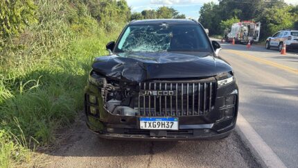 Atropelamento na BR-494: Pedestre fica em estado grave após desembarcar de van em Divinópolis