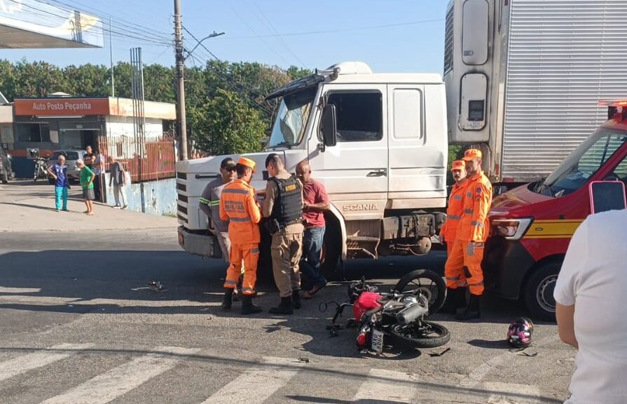 Motociclista morre após colisão com caminhão em avenida movimentada de Divinópolis