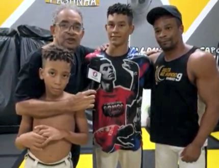No Dia do Autismo, capoeira de Divinópolis emociona com história de pai e filho