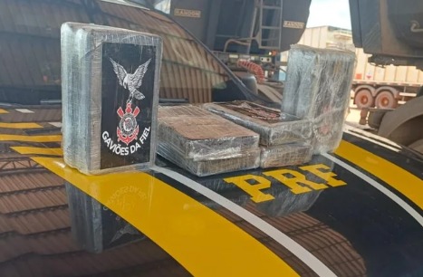 PRF apreende quase 1 tonelada de cocaína com símbolo ligado a torcida do Corinthians