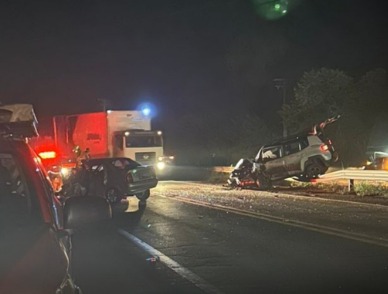 Acidente na MG-050 em Itaúna mobiliza Bombeiros à noite e deixa vítimas após colisão frontal image (1)002