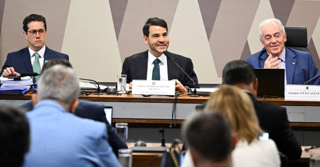 Senadores mineiros Carlos Viana e Cleitinho votarão contra a escolha de Jorge Messias para o STF messias