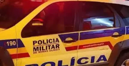 Adolescente invade casa, tortura vítimas e ateia fogo