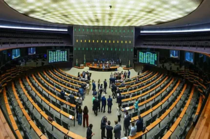 PEC do fim da escala 6x1 avança na Câmara e pode ser votada ainda nesta quarta-feira 55284943869_2101c21157_k