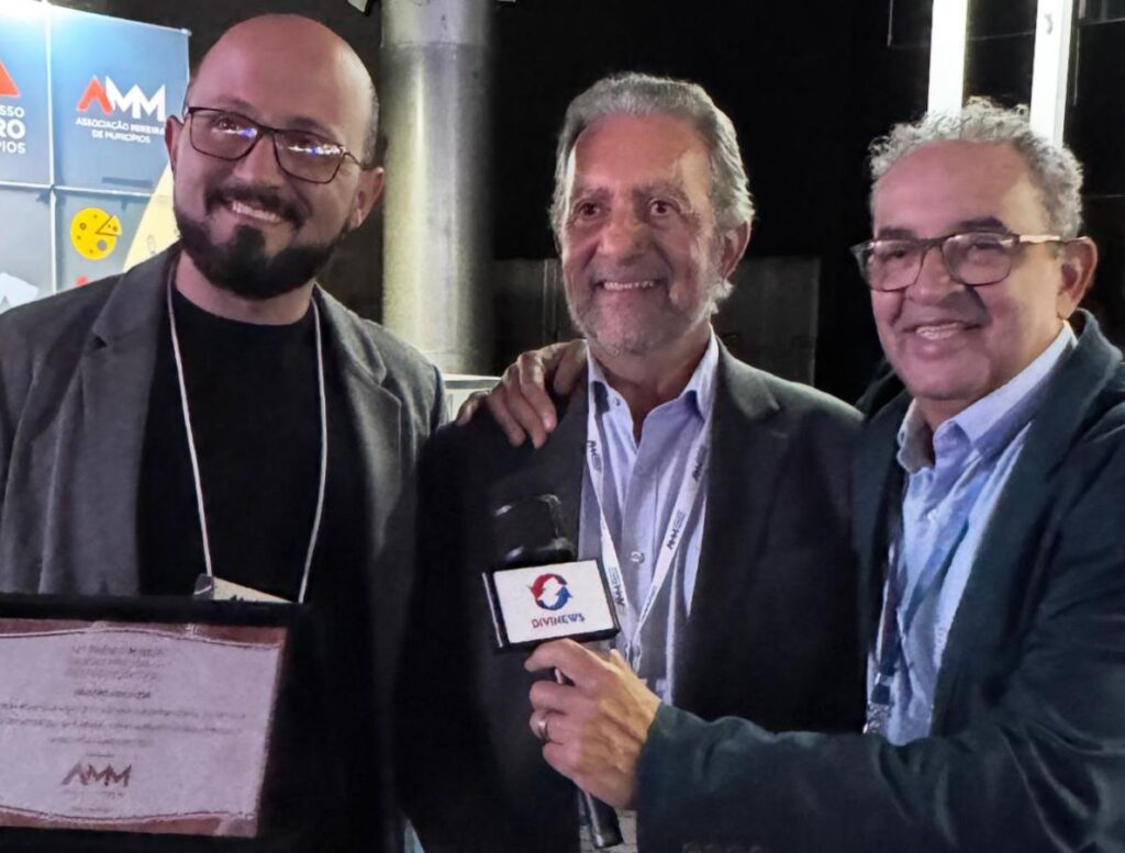 Cláudio ganha destaque na AMM com projeto de teatro que transforma cultura em cidadania Cláudio - MG