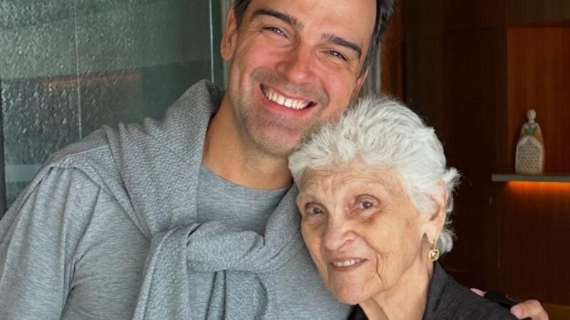 Após perder o irmão recentemente, Tadeu Schmidt anuncia morte da mãe aos 92 anos Tadeu-Schmidt-ao-lado-da-mae-800x450-1