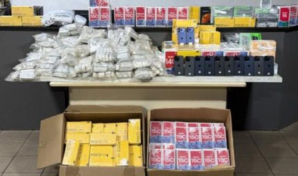 MG: caminhão do tráfico é parado na BR-262 e polícia encontra drogas e equipamentos usados por criminosos