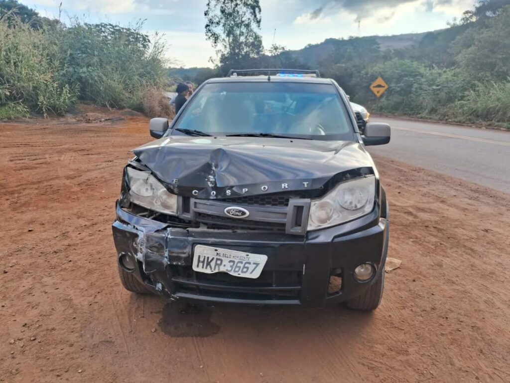 Distração ao volante provoca colisão e deixa ferido na MG-431, em Itatiaiuçu acidente e colisao tb