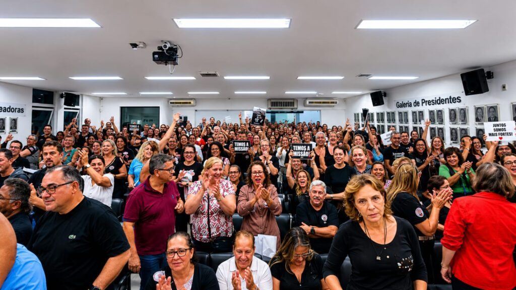 Greve dos servidores ganha nova mobilização em Divinópolis após audiência pública e pressão na Câmara certa