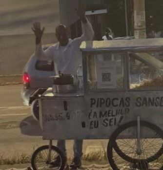 Honestidade de pipoqueiro emociona Divinópolis após cliente errar Pix e transferir R$ 300 por engano