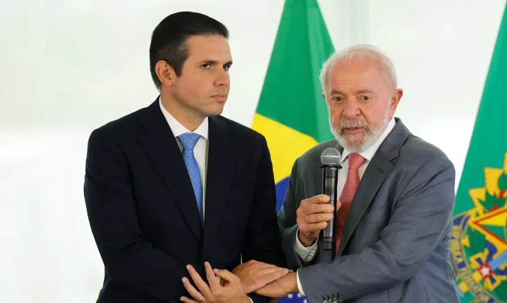 Lula se reúne com Hugo Motta em dia decisivo para possível fim da escala 6x1 no Brasil pzzb8249