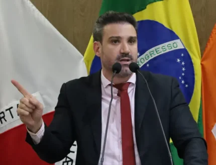 “Querem me destruir politicamente”, diz Flávio Marra após Câmara barrar cassação em Divinópolis