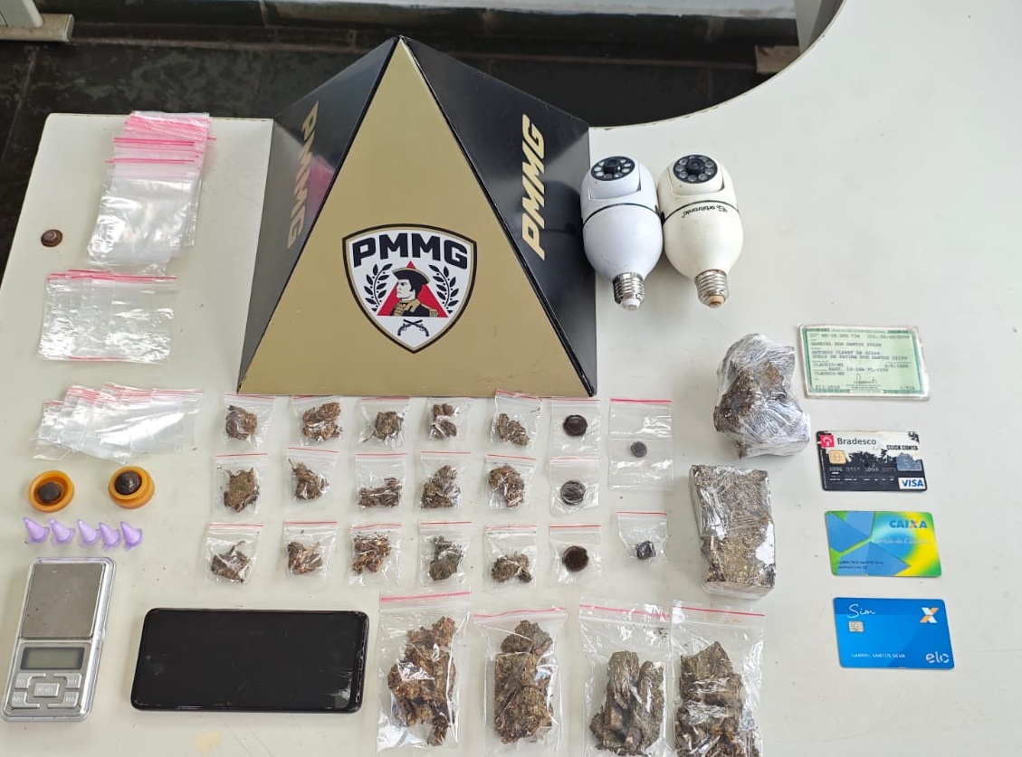 Golpe no crime: PMMG faz grande apreensão de drogas e materiais do tráfico em Cláudio