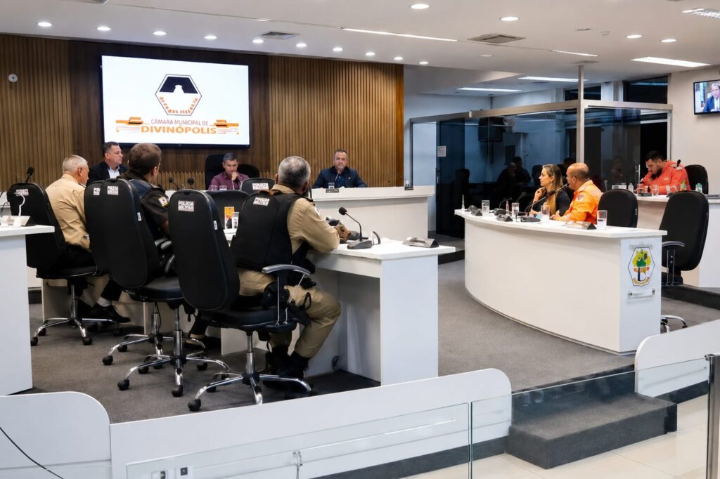 Mobilidade urbana domina debate na Câmara e população cobra soluções para transporte, Hospital Universitário e zona rural IMG-20260612-WA0012
