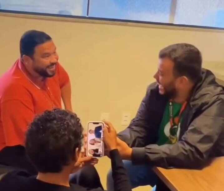 Gerente de Desenvolvimento Social João Carlos e vereador Mateus Dias acompanham nova etapa do acolhimento de Maria