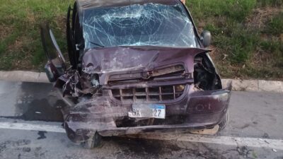 Acidente na MG-050 deixa motorista ferido em Pedra do Indaiá
