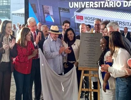 Lula faz compromisso de ampliar a UFSJ, ao inaugurar Hospital Universitário em Divinópolis
