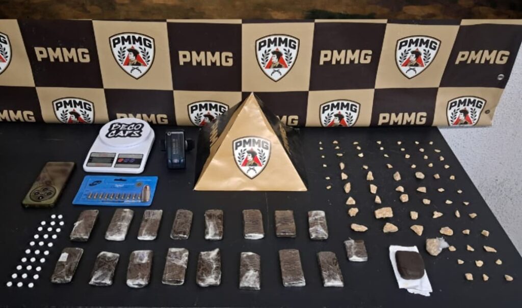 Golpe no tráfico: PM prende foragido e apreende arsenal em Divinópolis POLICIA MILITAR DROGAS HN