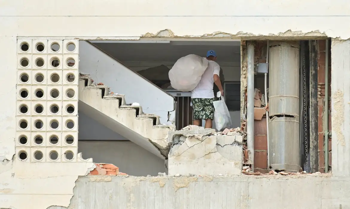 Terremotos na Venezuela elevam mortos para quase 1.500 em La Guaira