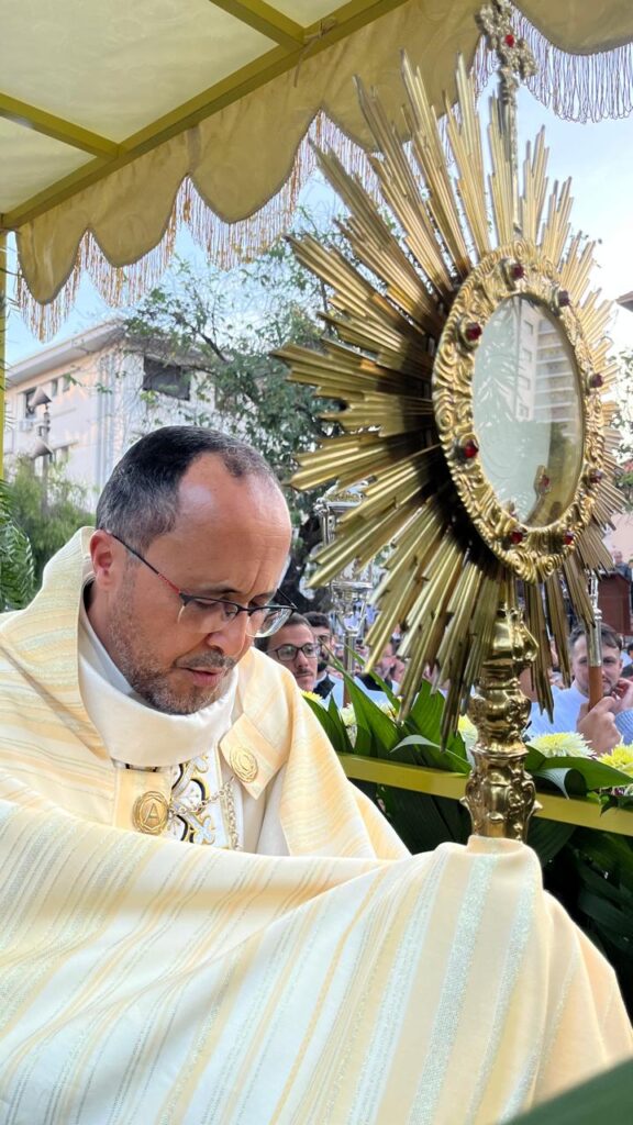 Corpus Christi: missas, procissões e tapetes marcam celebrações na Diocese de Divinópolis; veja a programação WhatsApp-Image-2025-06-19-at-19.38.10-3