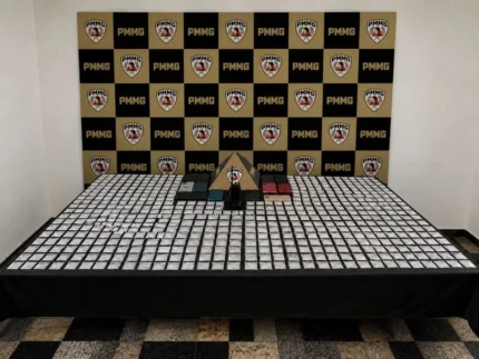 Operação da PM em Itapecerica apreende 600 papelotes de cocaína e prende quatro suspeitos