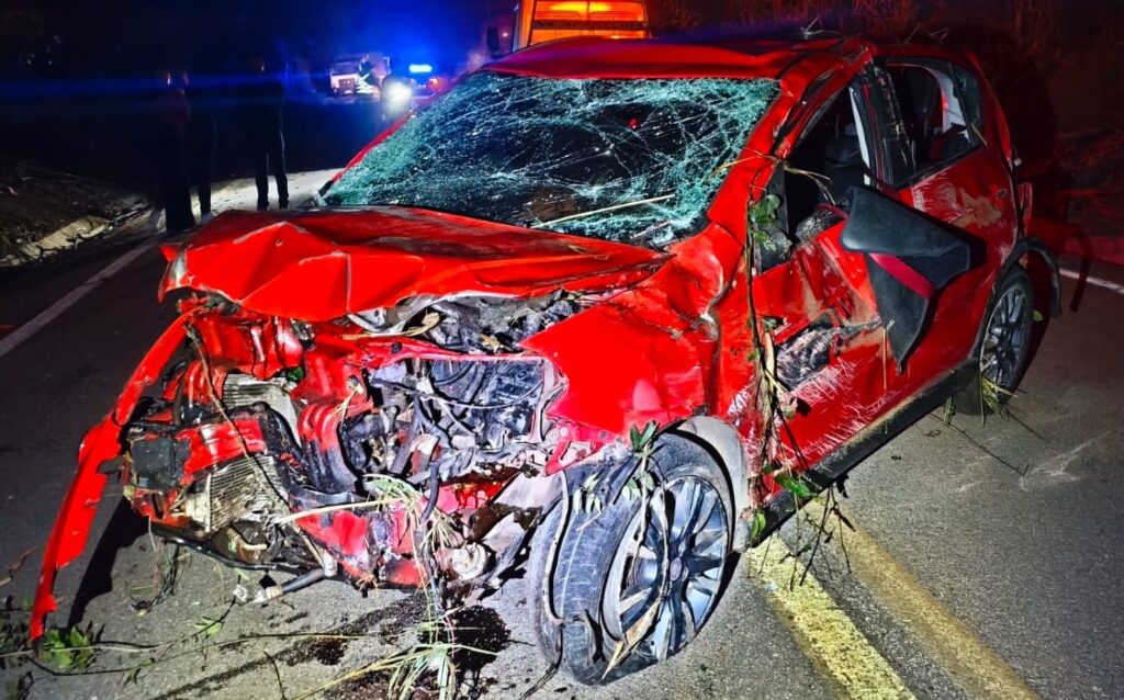 Tragédia na rodovia: Batida com morte interdita trecho do KM 132 da MG-060 em Pequi carro acidente fatal hn novo