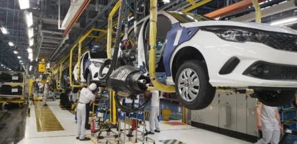 Fábrica de carros abre 104 vagas de emprego em Itaúna