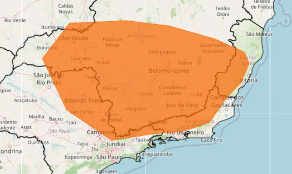 Tempestades colocam Minas Gerais em alerta; chuva intensa, ventos fortes e granizo podem atingir diversas cidades chuvas