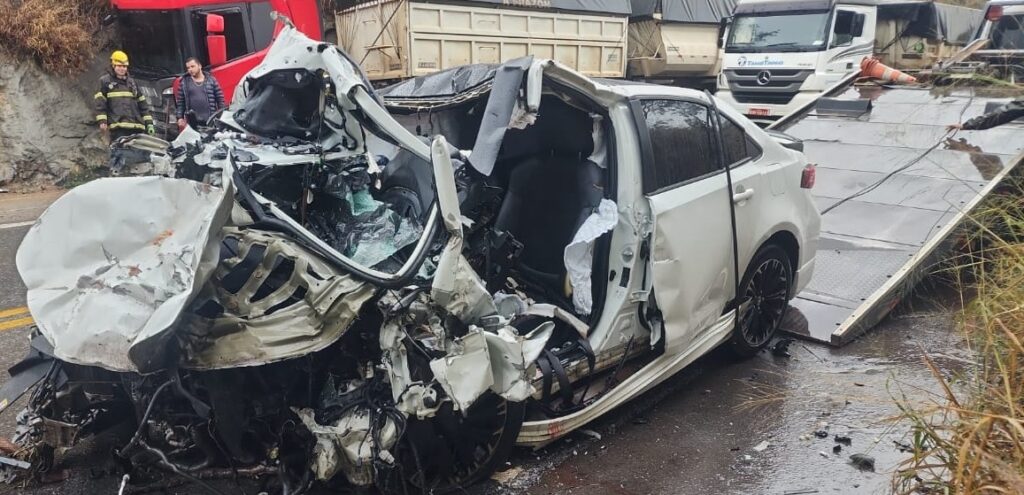 Tragédia no trânsito: Sinistro com vítima fatal é registrado em Formiga colisao frontal HMhm