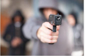 Ataque planejado: criminosos se passam por policiais e matam homem dentro de casa em MG
