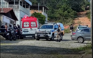 Execução em Divinópolis deixa um morto, dois feridos e termina com veículo incendiado encontrado na zona rural