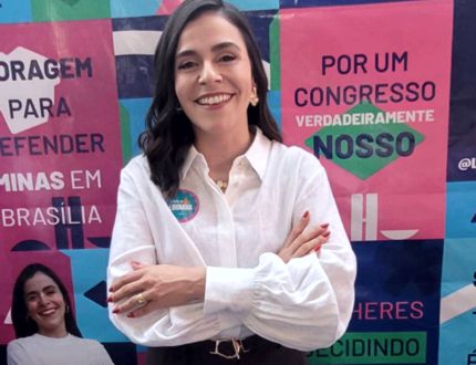 Lohanna França transforma lançamento de pré-candidatura em maior ato político de Divinópolis e região