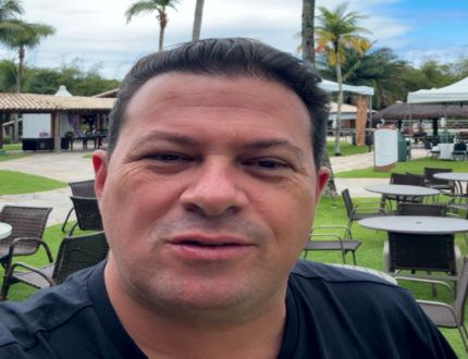 Eduardo Alexandre por representar a ‘resiliência com a ‘Print Eventos’; e levar o nome de Divinópolis ao Brasil será homenageado nos 20 anos do Divinews