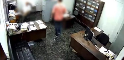 É a terceira vez”: pai de 79 anos é ameaçado com faca pelo próprio filho dentro de escritório em Divinópolis