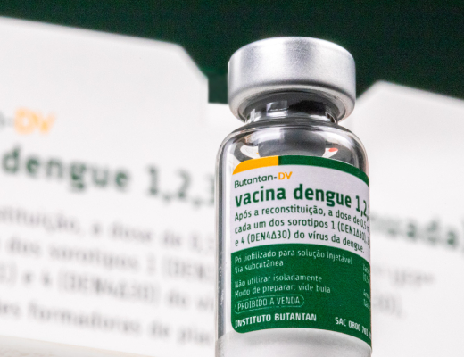 Vacina da dengue do Butantan é suspensa após mortes em investigação e acende alerta no país vacinadengue_thumb_(2)-8d8a78186ff40318