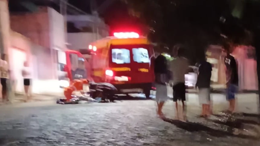 Mulher é presa após esfaquear companheiro e amiga durante crise de ciúmes em Carmo do Cajuru Design-sem-nome-30