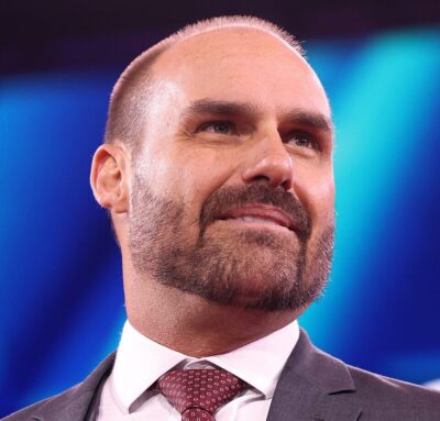 Recuo de Eduardo Bolsonaro muda estratégia eleitoral de Tarcísio em São Paulo