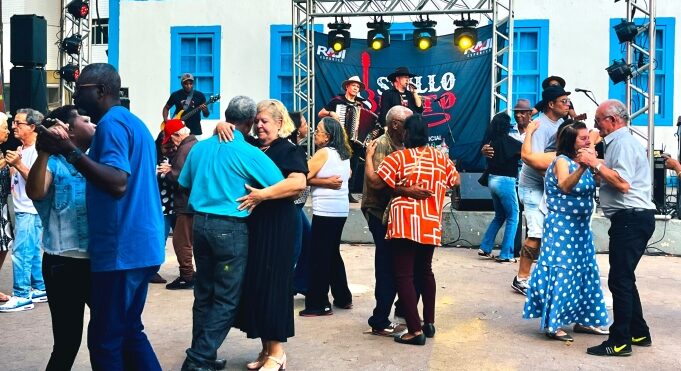 Divinópolis transforma Forró na Praça em evento cultural e conquista público FORRO NA PRAÇA