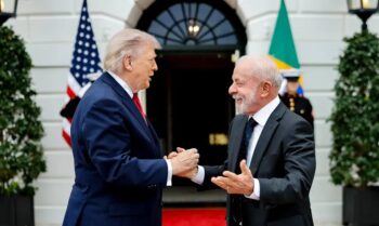 Governo Lula entrega proposta aos EUA para barrar novo tarifaço contra produtos brasileiros