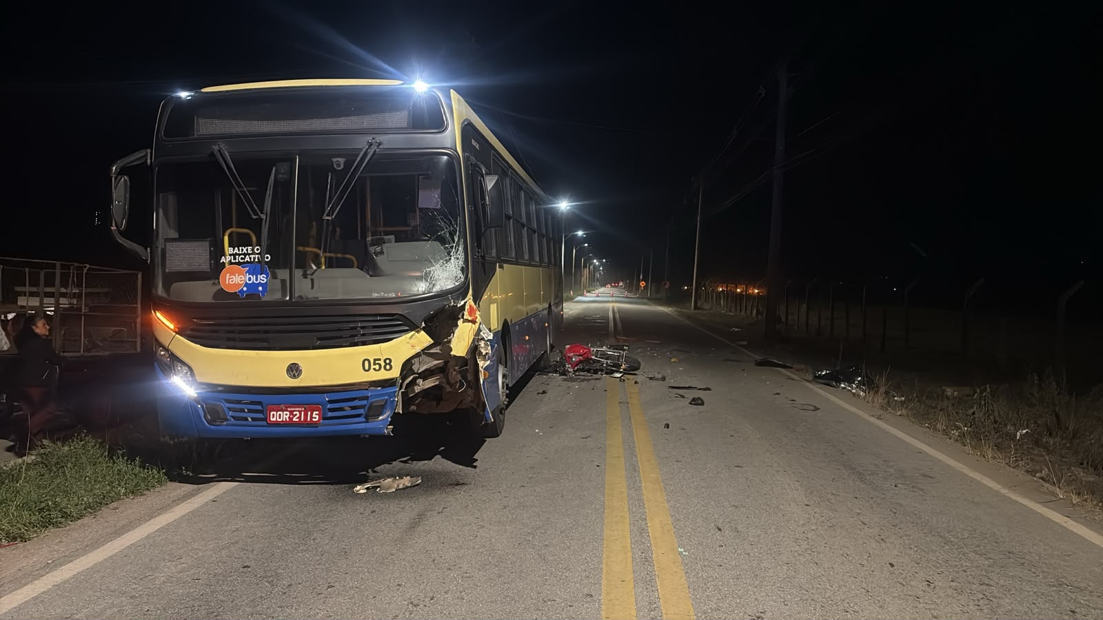 Urgente: jovem morre em acidente entre ônibus e moto na estrada de Ermida, em Divinópolis