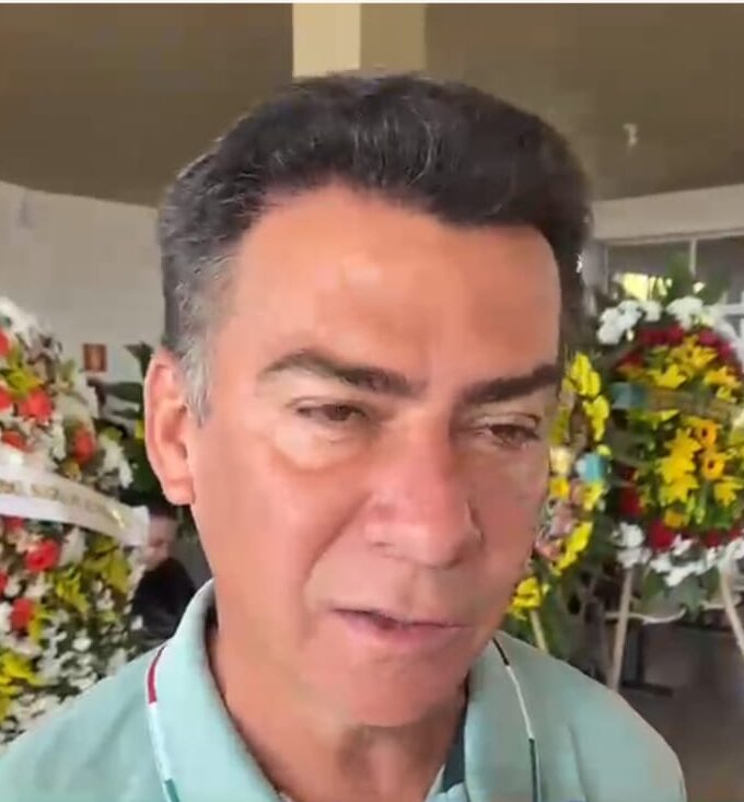 “Sei a imensa tristeza e a dor”, diz Fábio Avelar durante despedida de Mateus