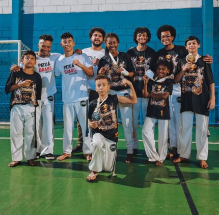 Jovens atletas do Pátua Brasil Capoeira conquistam pódios em Uberlândia e projetam Divinópolis no cenário da capoeira mineira