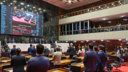 Assembleia aprova projeto que impõe limite a gastos de prefeituras com shows em Minas