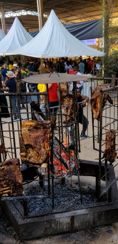 Queima do Alho reúne tradição, gastronomia e solidariedade em grande festa em Cláudio WhatsApp Image 2026-07-20 at 09.00.59