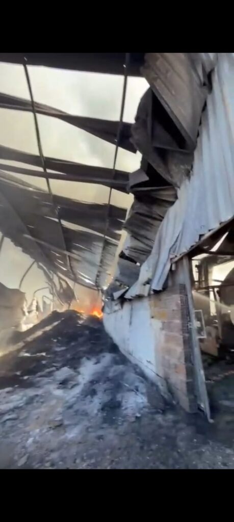 Incêndio destrói cerca de 90% de indústria em Perdigão e bombeiros evitam que fogo atinja imóveis vizinhos WhatsApp Image 2026-07-22 at 18.18.11