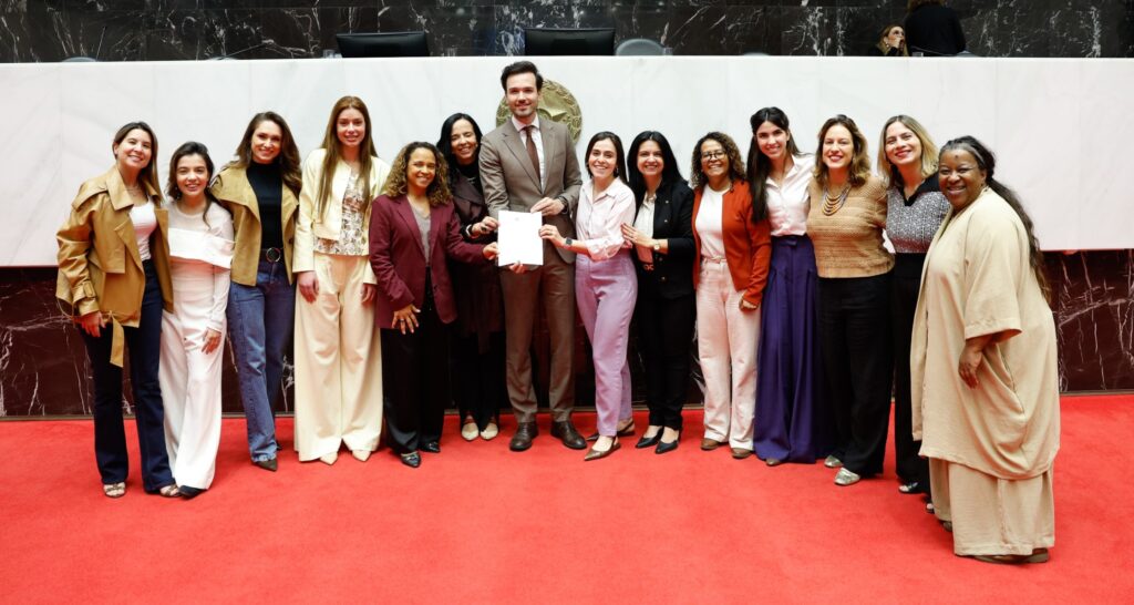 Bancada Feminina da ALMG pede criação da Galeria das Deputadas para preservar a história das mulheres no Parlamento mineiro lohanna vgm