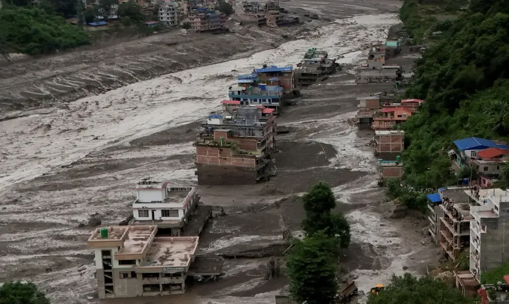 Enchente no Nepal: número de mortos sobe para 160 e centenas desaparecidos 2026-08-26t134117z_100630411_rc2d6na8ch3p_rtrmadp_3_nepal-floods