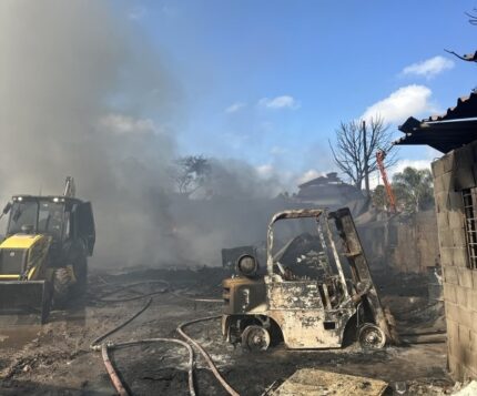 Galpões são interditados após incêndio em depósito de recicláveis em Divinópolis