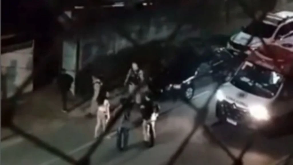 Homem invade casa e esfaqueia três pessoas no bairro Planalto, em Divinópolis